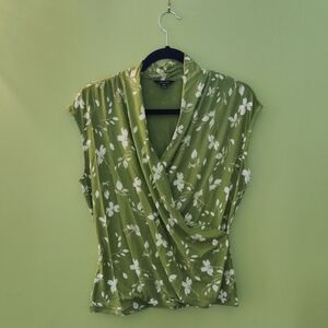 RW&CO. Green Wrap Cap Sleeve Blouse